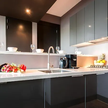 Mosaic Apartment *